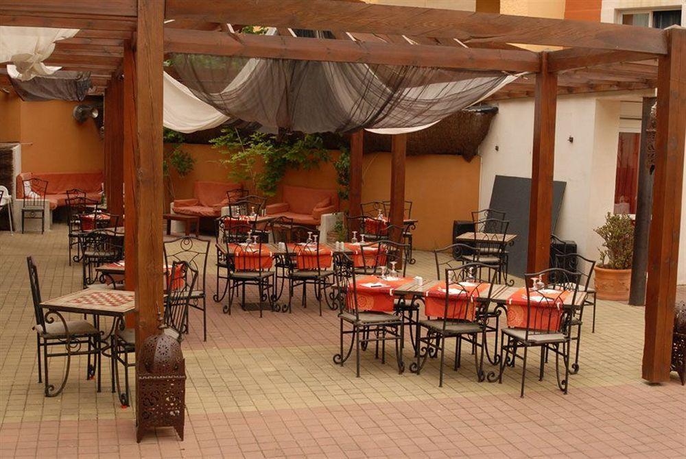 Logis Hotel De La Clape Narbonne-Plage Exterior foto