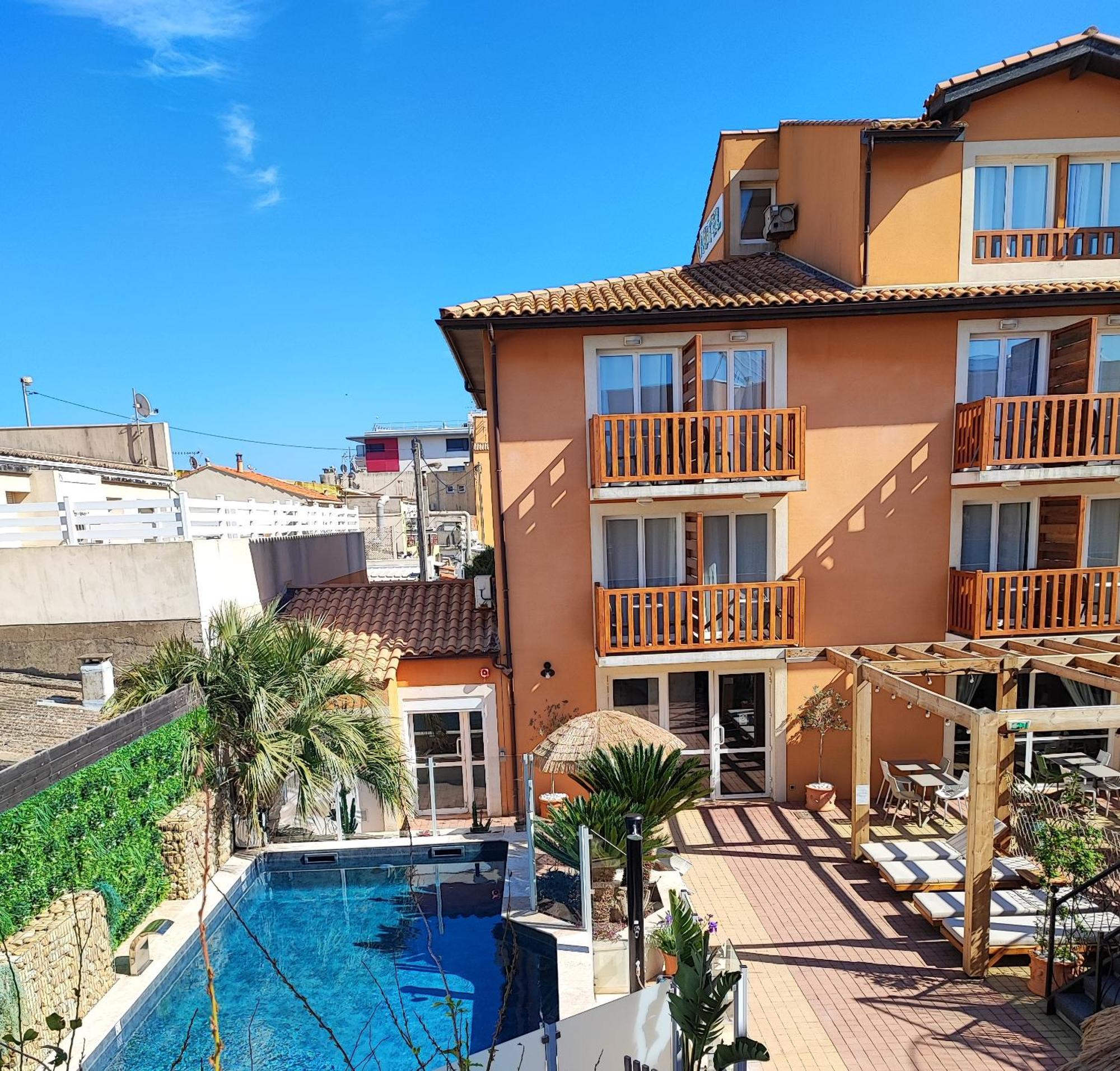 Logis Hotel De La Clape Narbonne-Plage Exterior foto