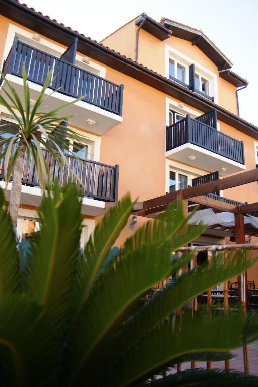 Logis Hotel De La Clape Narbonne-Plage Exterior foto